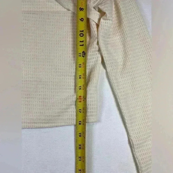 HYFVE waffle knit top blouse size Large cropped long sleeve stretch city keyhole - Picture 5 of 8